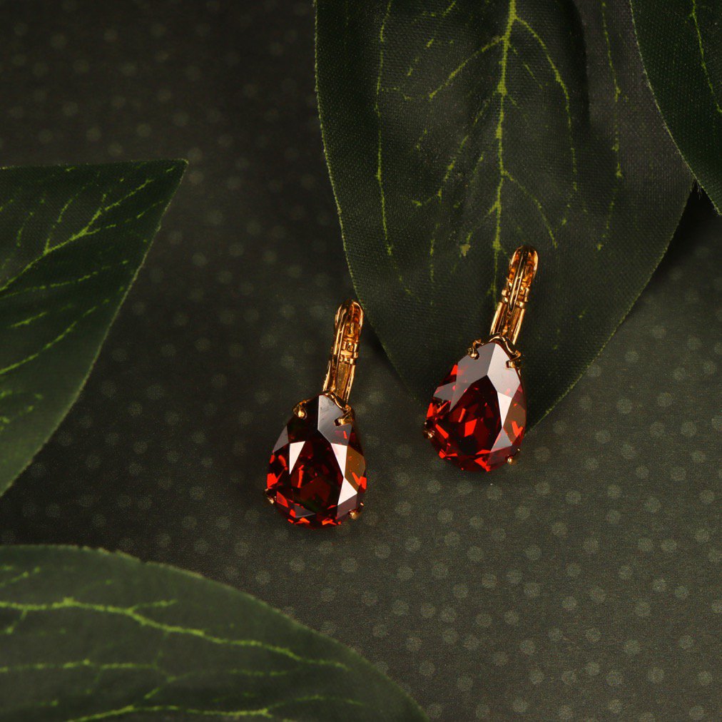 Lacrima Amber Satin Oorhangers